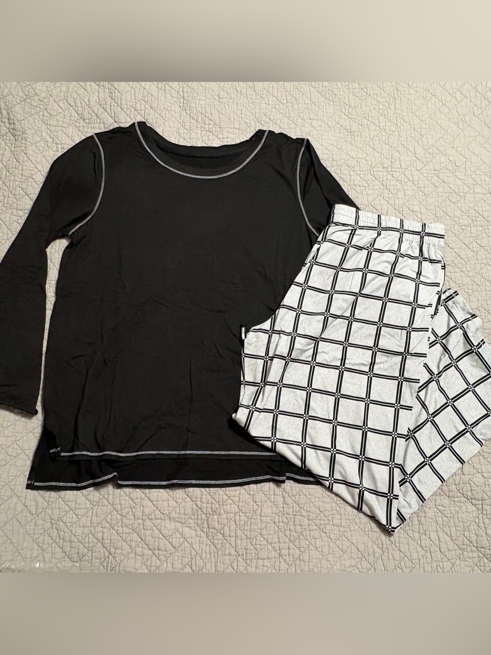 Women’s Cuddl Duds Long Sleeve Pajama Set Size PL Black & Grey Plaid